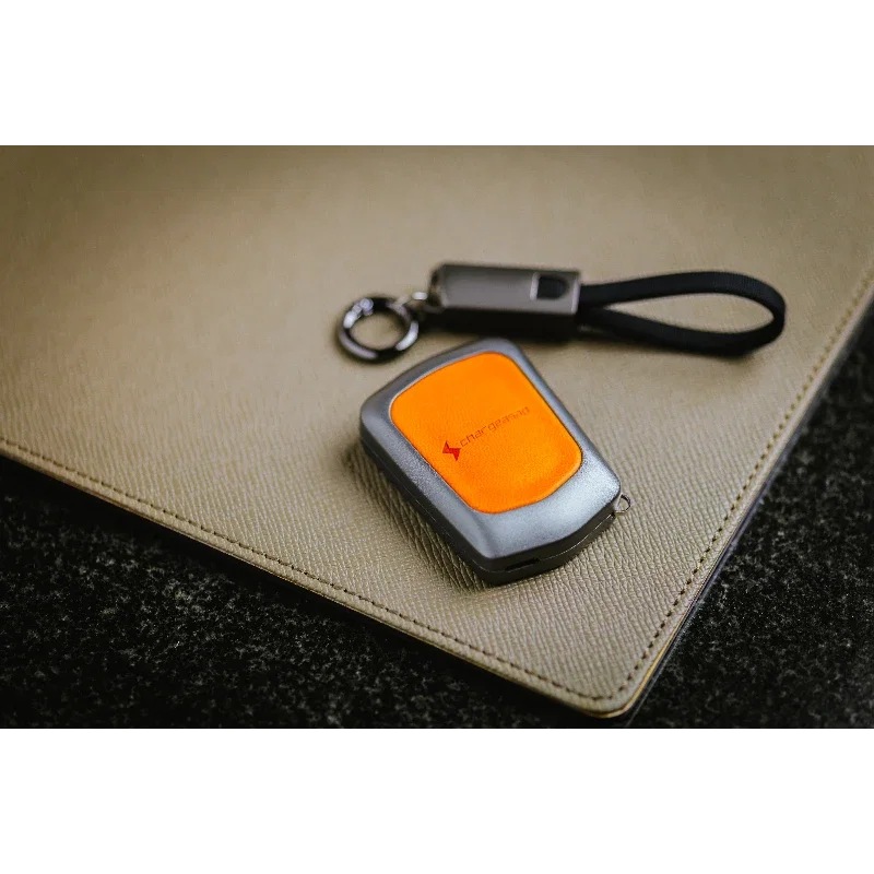 The charger you will never forget. Because it is already on your keys.