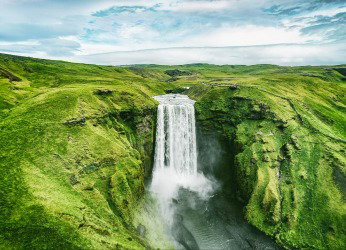 Der Skogafoss-Wasserfall auf Island.