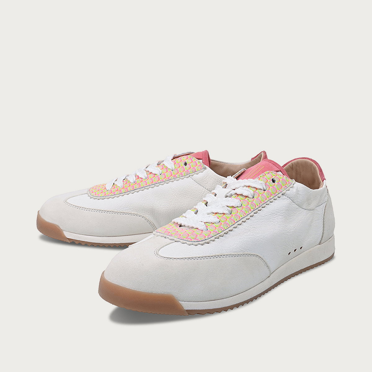 TARA Weiß Pink Extra Leichter Sneaker aus Leder mit leichtem Einstieg und Wechselfußbett