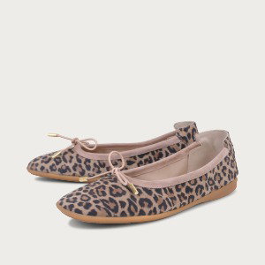 OMEGA Beige Leo Extra Leichte Ballerina aus Leder mit leichtem Einstieg und flexibler Sohle