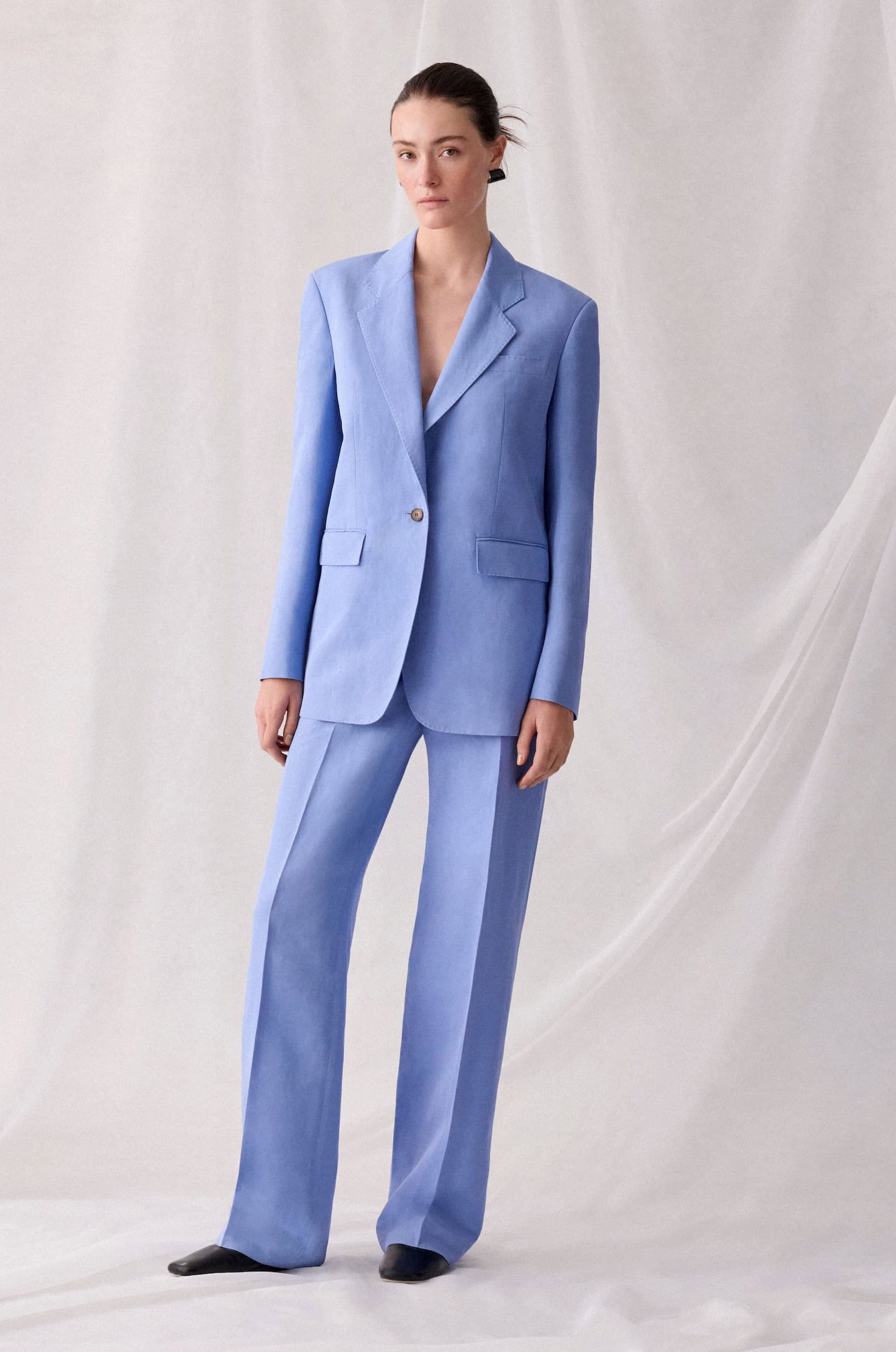 Image1_Suit