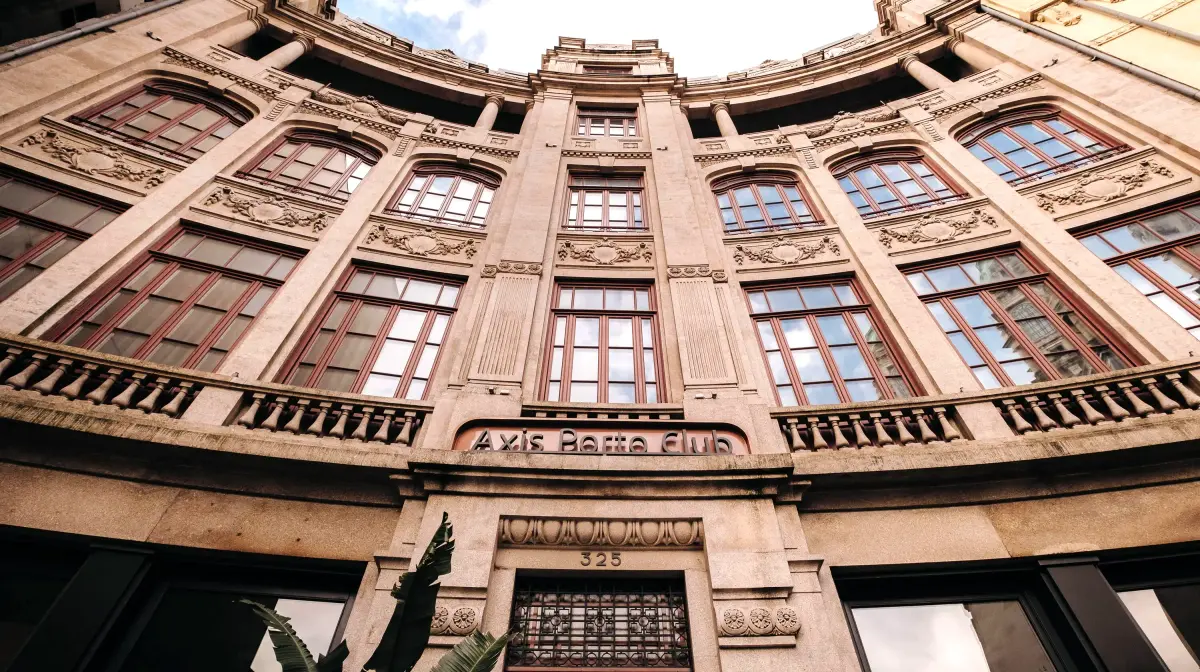 Central Porto Boutique Heritage Retreat with Daily Breakfast & Port Wine Tasting