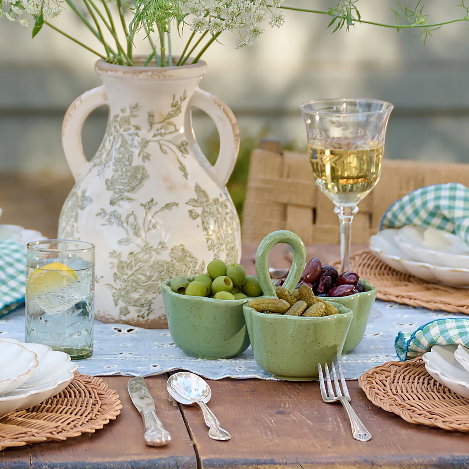 SHOP SUMMER TABLE