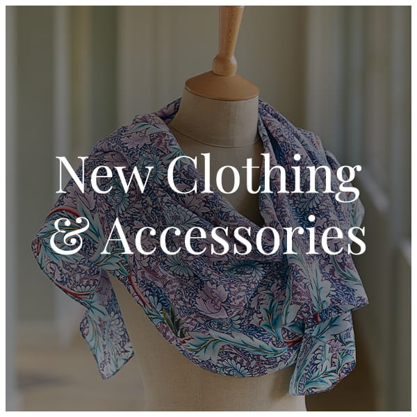  New Clothing & Accessories 31143 NEW Chrysanthemum Silk Scarf £69.00 