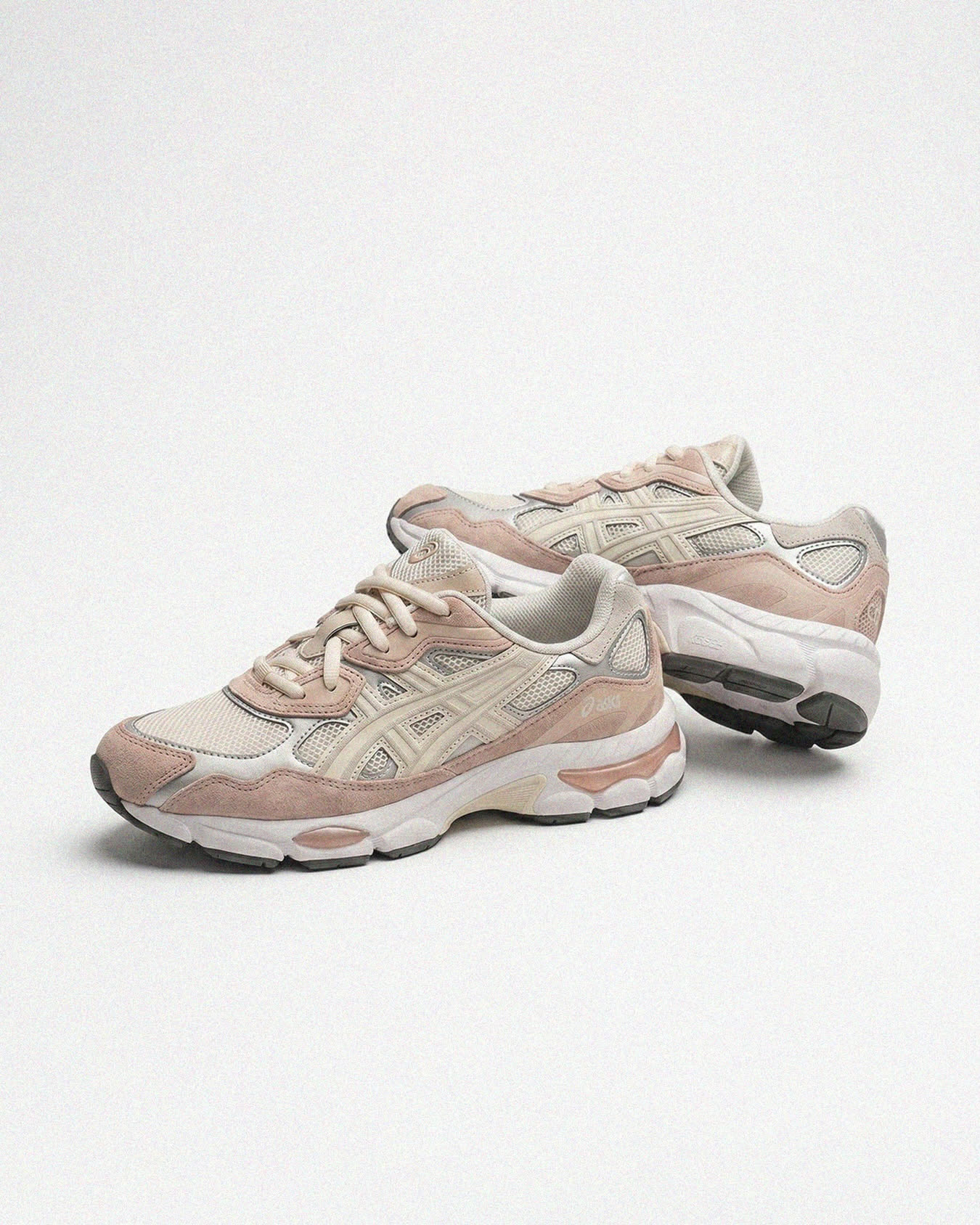 4elementos, asics, gelnyc, sneakers, kidsstyle Una silueta icónica adaptada para los más pequeños.
Capas, volumen y confort para moverse sin parar.
Disponibles en C/Paseo, 23_Ourense y en 4elementos.com
#4elementos #asics #gelnyc #sneakers #kidsstyle