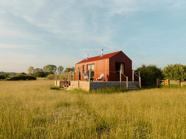The Red Cabin - spa cabin in rural Kent