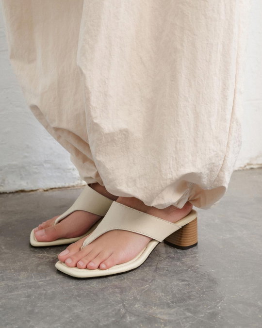 A pair of sandals you can dress up or down…