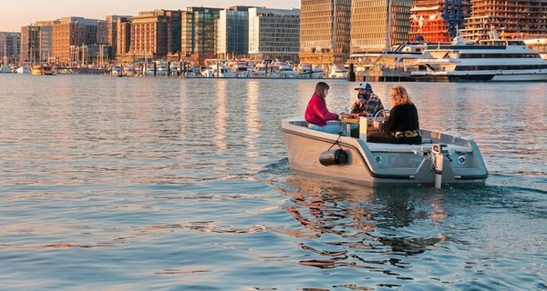 Electric Boat Rental at The Wharf – Washington, D.C.