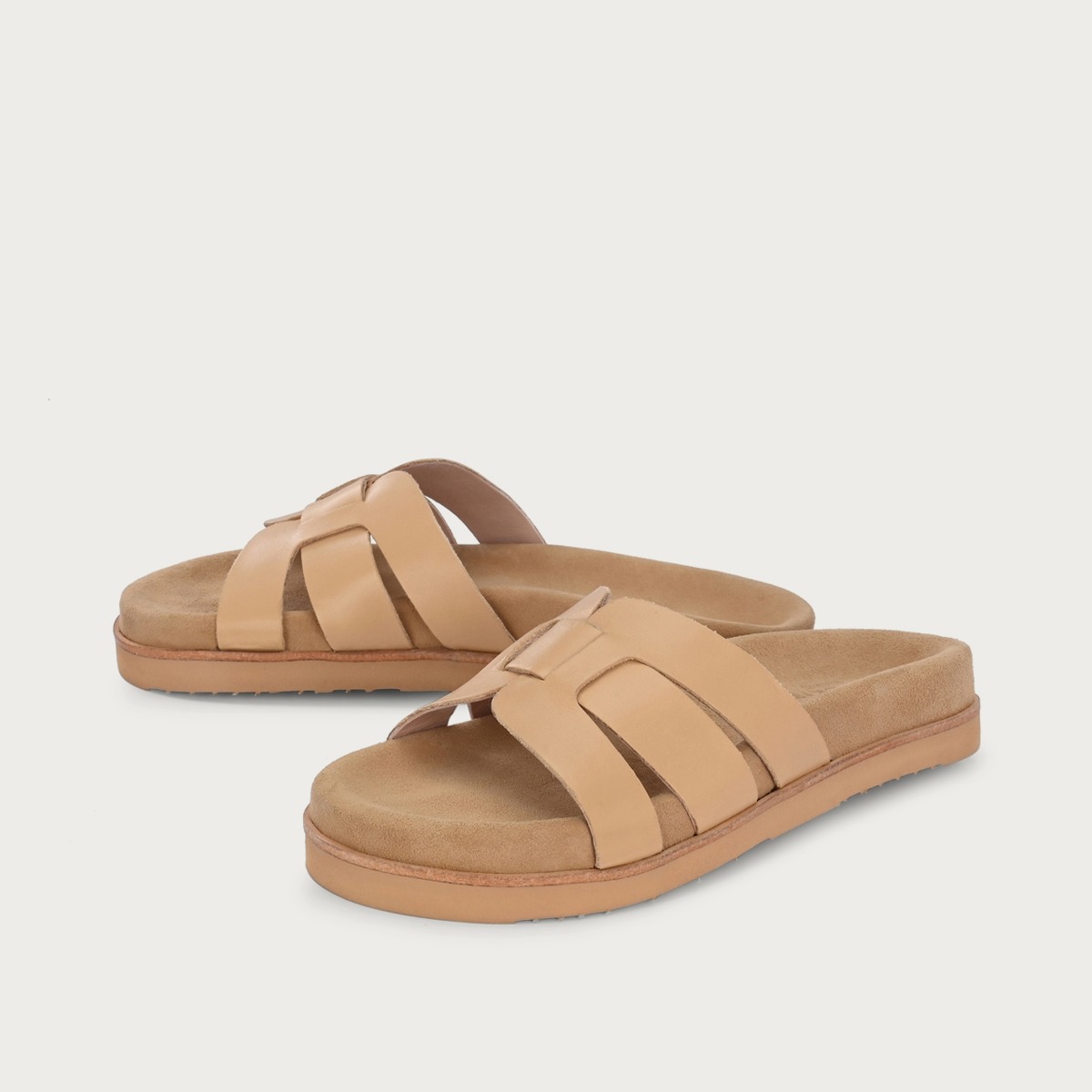 OSTUNI Honig Extra Leichte Sandale aus Leder mit Wechselfußbett und flexibler Sohle
