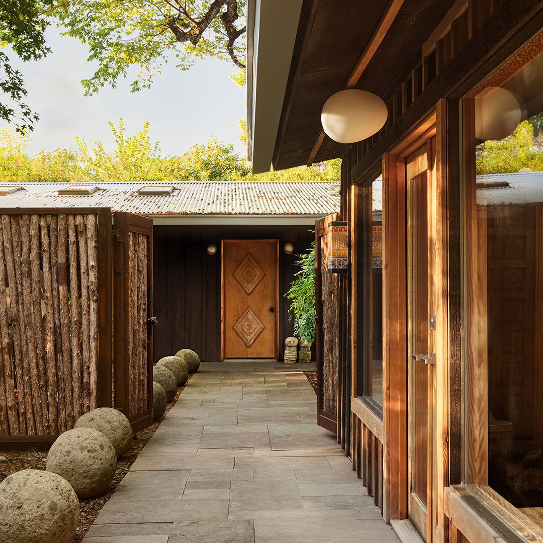 You Won’t Find Any Drywall in This Glowy Dallas Home