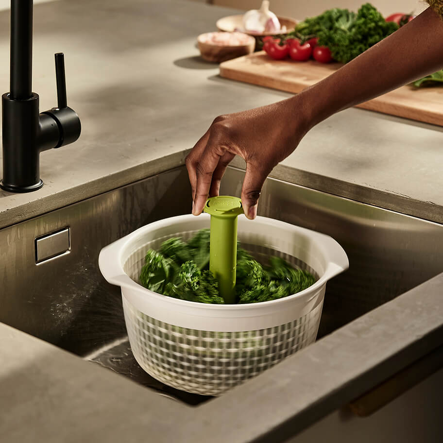 Kitchen Gadgets & Utensils