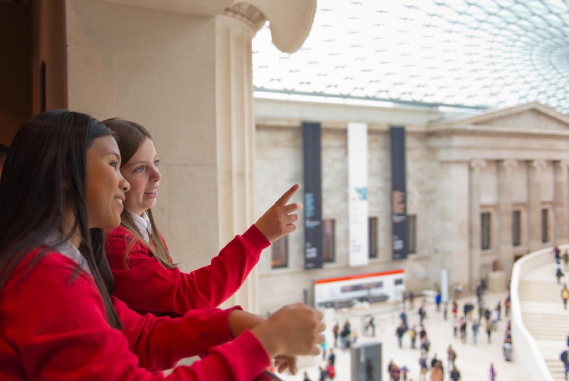 Students overlooking the Great Court