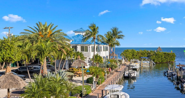 Ocean Pointe Suites: Your Key Largo Getaway