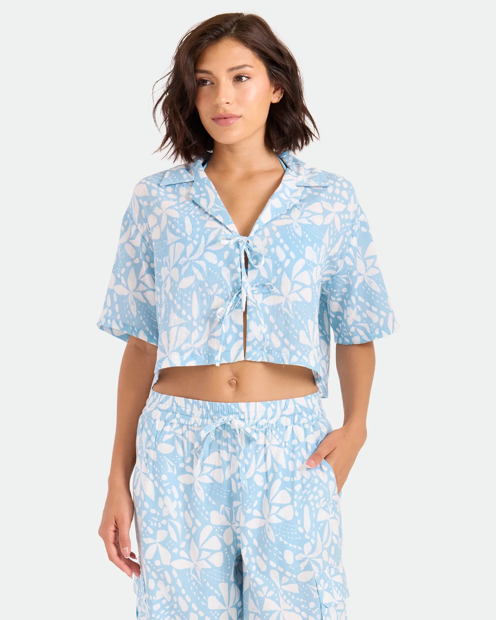 Image of Women's Tied Up Crop Shirt