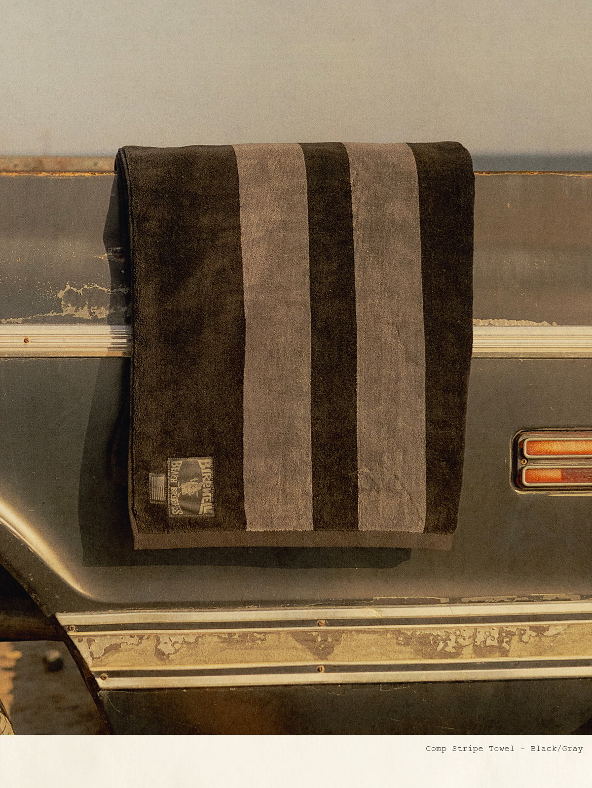 Comp Stripe Towel - Black/Gray