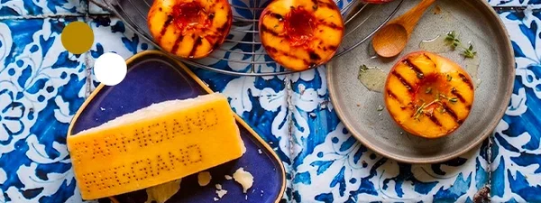 Parmigiano Reggiano 12 mesi e pesche grigliate