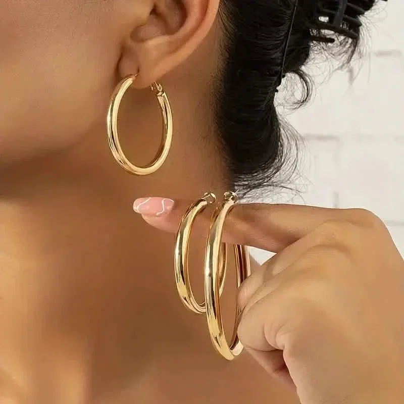 Image of Elegant, Trendy and Shiny Gold Hoop Earrings