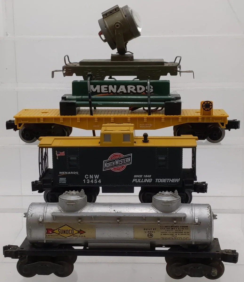 Image of Vintage O Gauge Assorted Freight Cars [4]