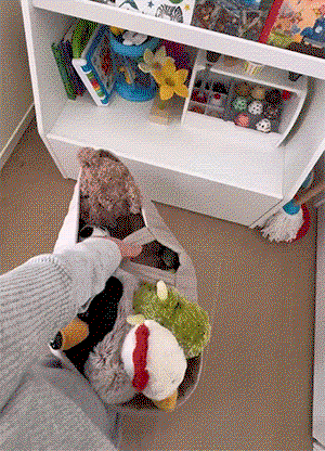 toy storage - Quick, easy cleanup for scattered toys. 