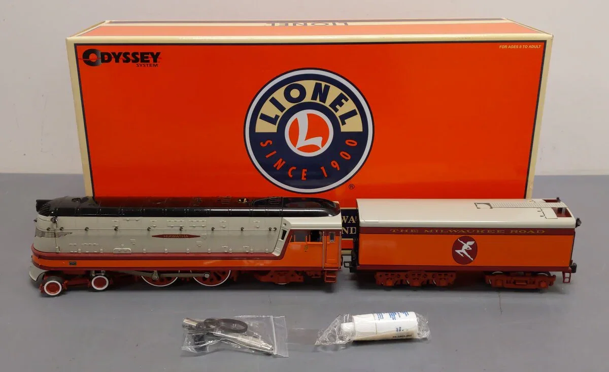 Image of Lionel 6-38094 O Gauge Milwaukee Road Hiawatha 4-4-2 Steam Loco & Tender #3 EX/Box