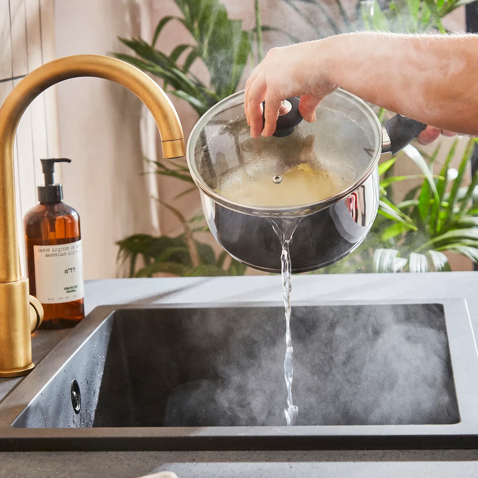 5 Piece Pouring Spout Stainless Steel Pan Set detail