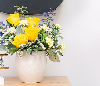 Teleflora's Coastal Bloom Bouquet