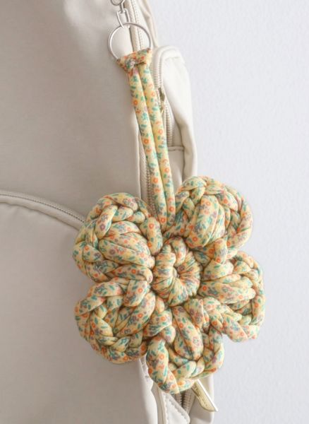 Free Fab Crochet Flower Keychain Pattern