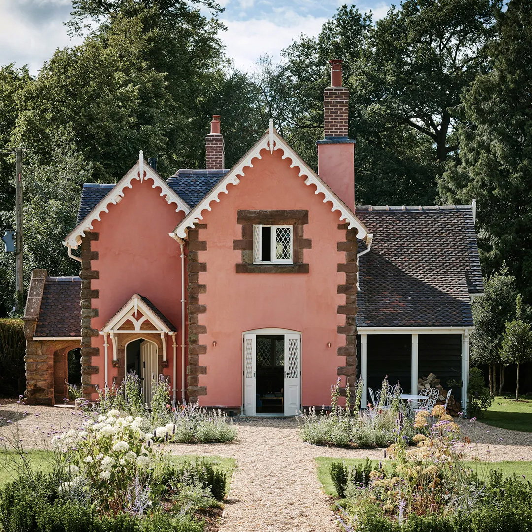 This English Cottage’s Storybook Whimsy Extends to Every Eave and Nook