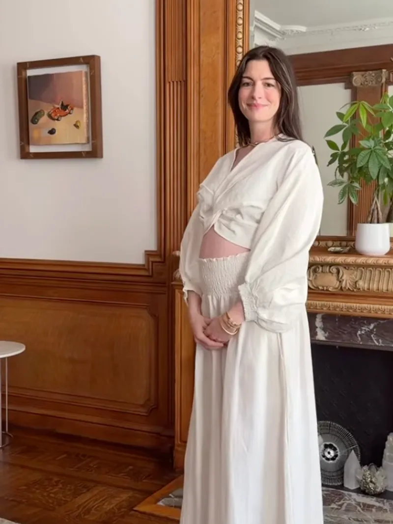 Anne Hathaway is pregnant with her third child