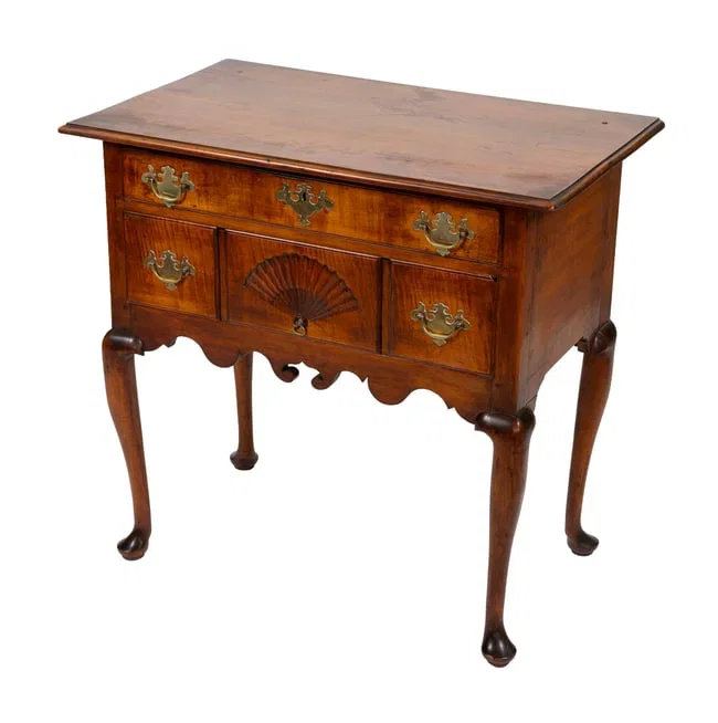 QUEEN ANNE MAPLE AND CURLY MAPLE LOWBOY New England, Mid-18th Century Height 33.25