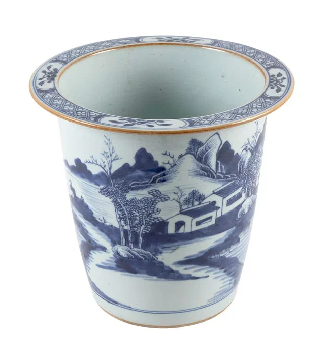 CHINESE EXPORT CANTON PORCELAIN JARDINIERE Circa 1800 Height 10.25
