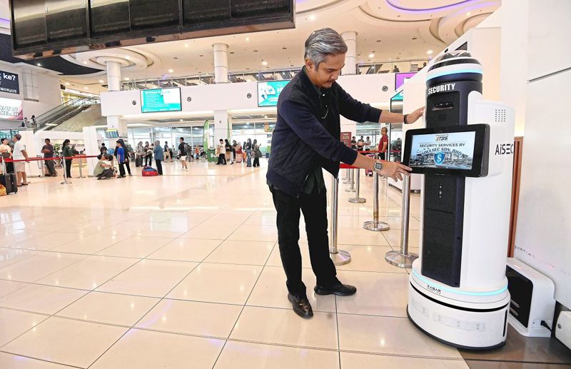 Robot security guard reports for duty at TBS