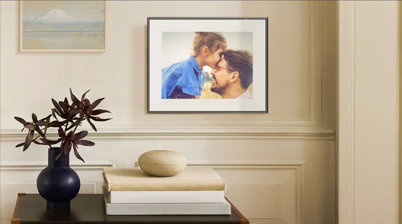 Aura's impressive e-ink photo frame doesn't even look digital