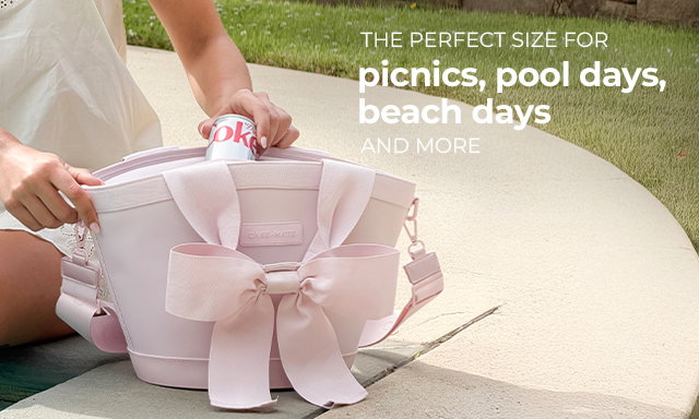 The Mini Jelly Cooler Tote is the perfect size for picnics, pool days, beach days & more.