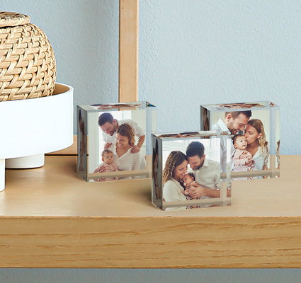 Crystal-clear pure acrylic glass, resistant to knocks and shocks