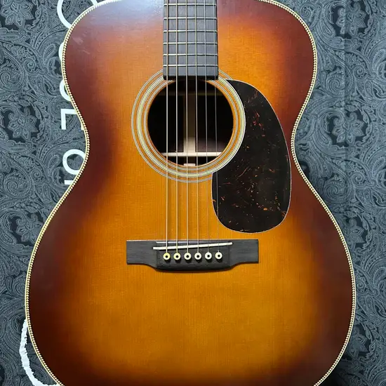 Martin Custom Shop 000-28 1937 - Aged Ambertone w/Hardshell Case