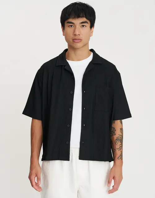 Cropped Plisse Embroidered Short Sleeve Shirt