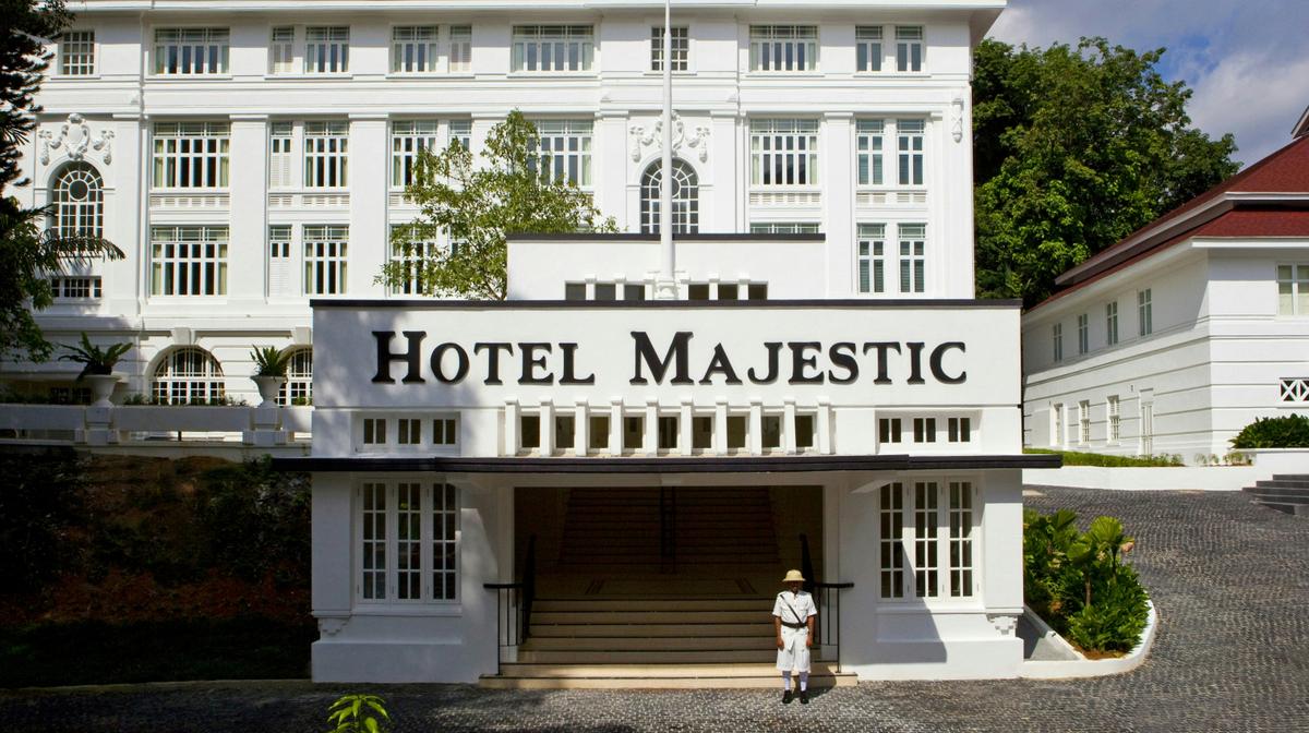 Kuala Lumpur Landmark Luxury with Daily Breakfast, Nightly Cocktails & RM300 Dining Credit