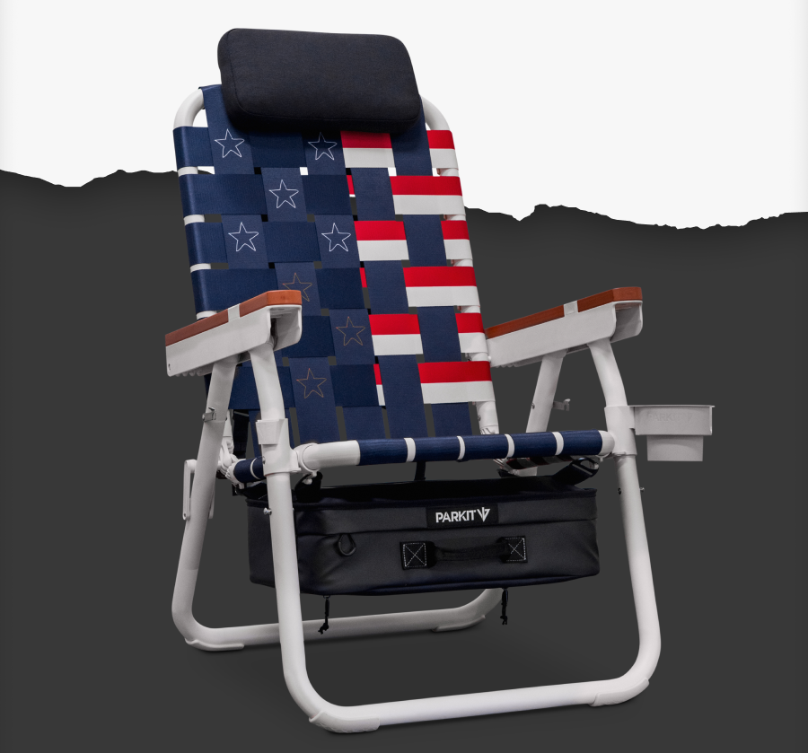 ECLIPSE OLD GLORY For the sit-back moments. Fireworks, firepits, and the part of the night when no one’s in a hurry to leave. 3 recline positions built for leaning back into it all.