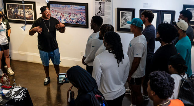Dolphins' rookie class tours Historic Overtown in recognition of Juneteenth
