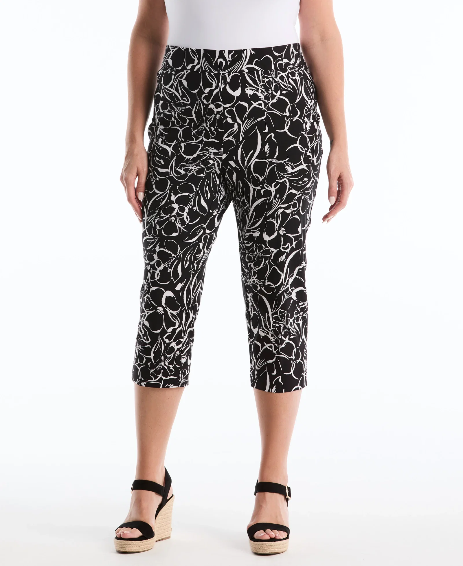 Image of Plus Size Hibiscus Print Capri With Riveted Vent