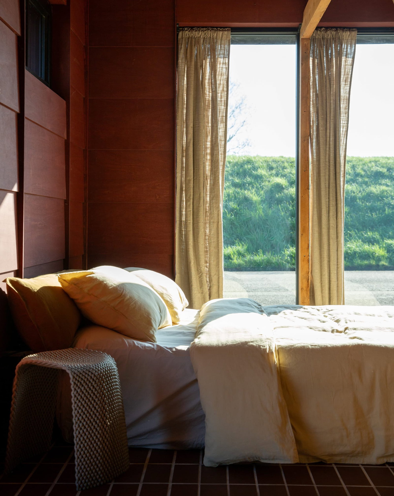 SUITE702