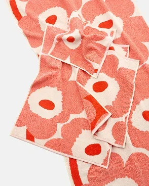 Unikko bath towel