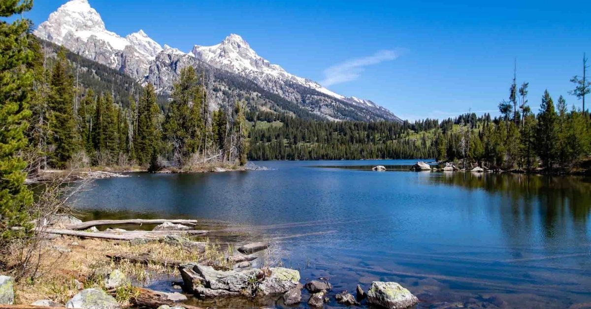 Paint Along July 2026: Create Convincing Depth in Your Landscapes