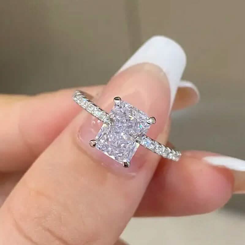 Image of Elegant Ring Inlaid Shining Zirconia In Rectangular Shape
