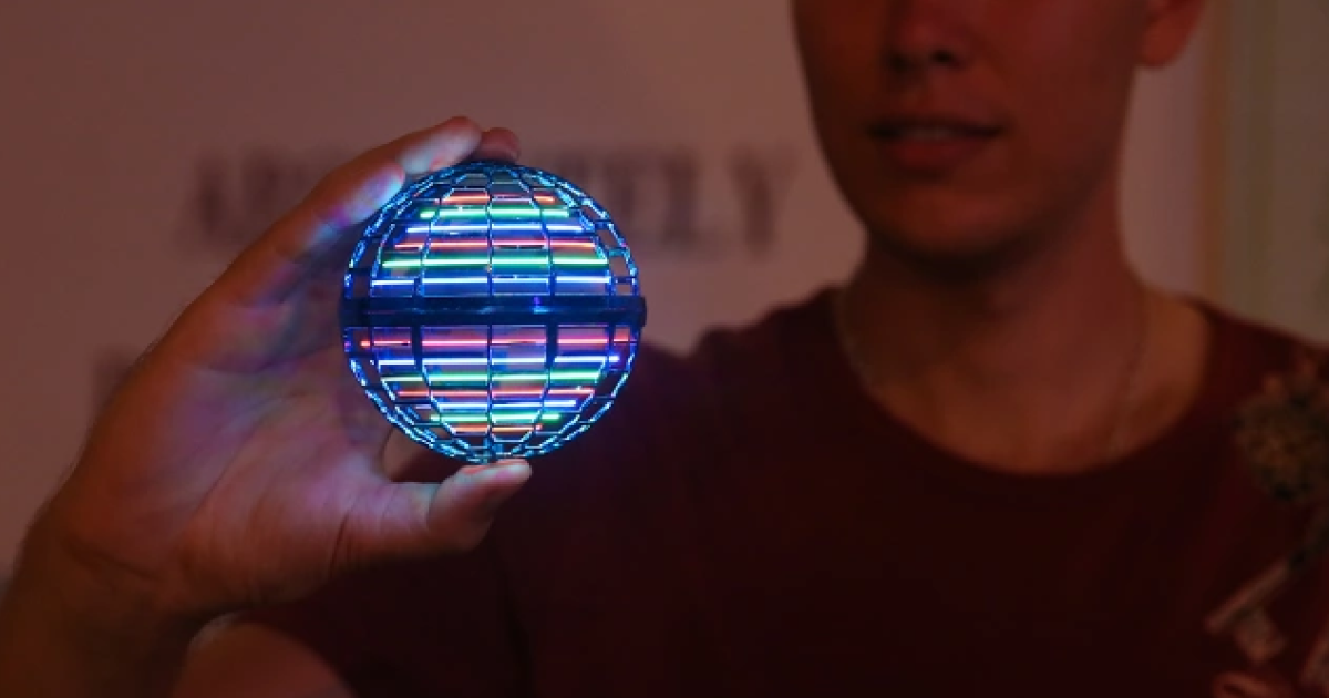 Flynova Pro:Boomerang spinner with endless tricks!