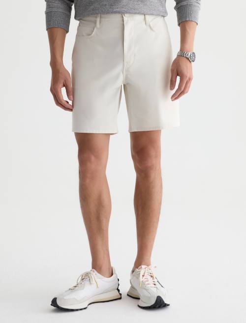 Bay Short in Champagne