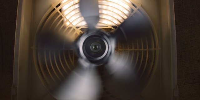 Clim ou ventilateur la nuit : combien ça