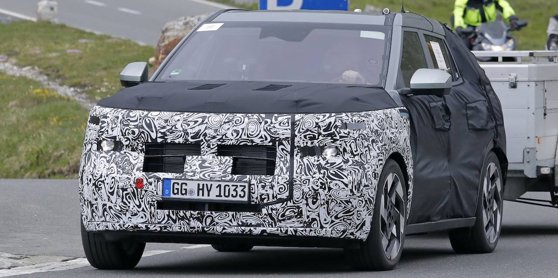 2028+Hyundai+Kona+spy+photo+2_1280.jpg