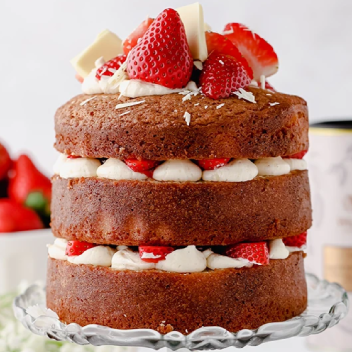 image of white chocolate victoria sponge cake 